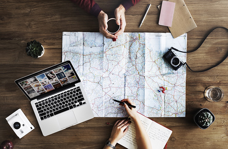 Partir à l'étranger seul ou accompagné, la SMENO vous explique tout.