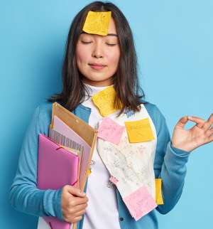 fille qui cherche un stage en entreprise